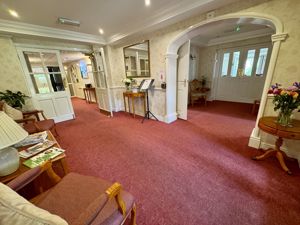 Bernard Court Communal Hallway- click for photo gallery